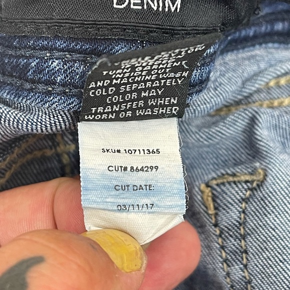 Torrid Midfit Super Skinny Jean EUC Size 16 - Picture 8 of 8